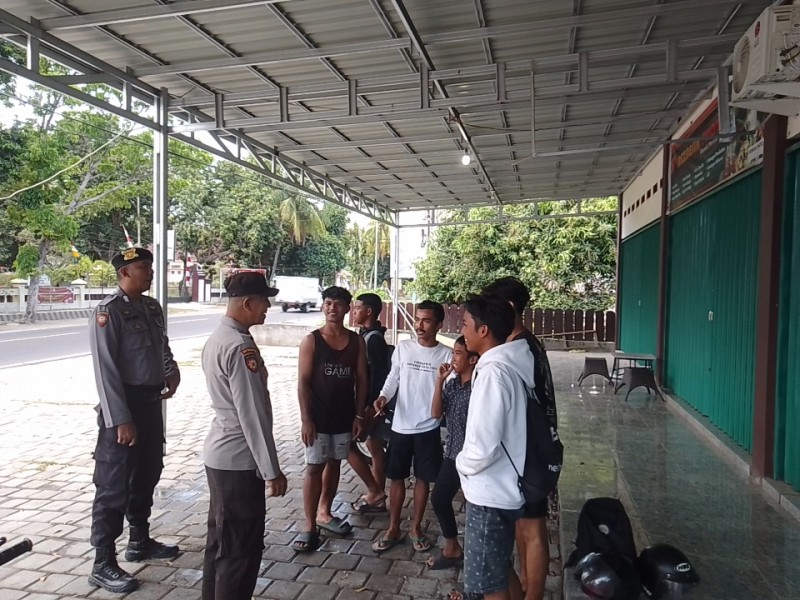 Foto Momen Satgas OMP Rinjani 2024 Polres Bima Kota Melakukan Patroli Intensif kepada Warga Sekitar Kota Bima (Sumber: Polda NTB)